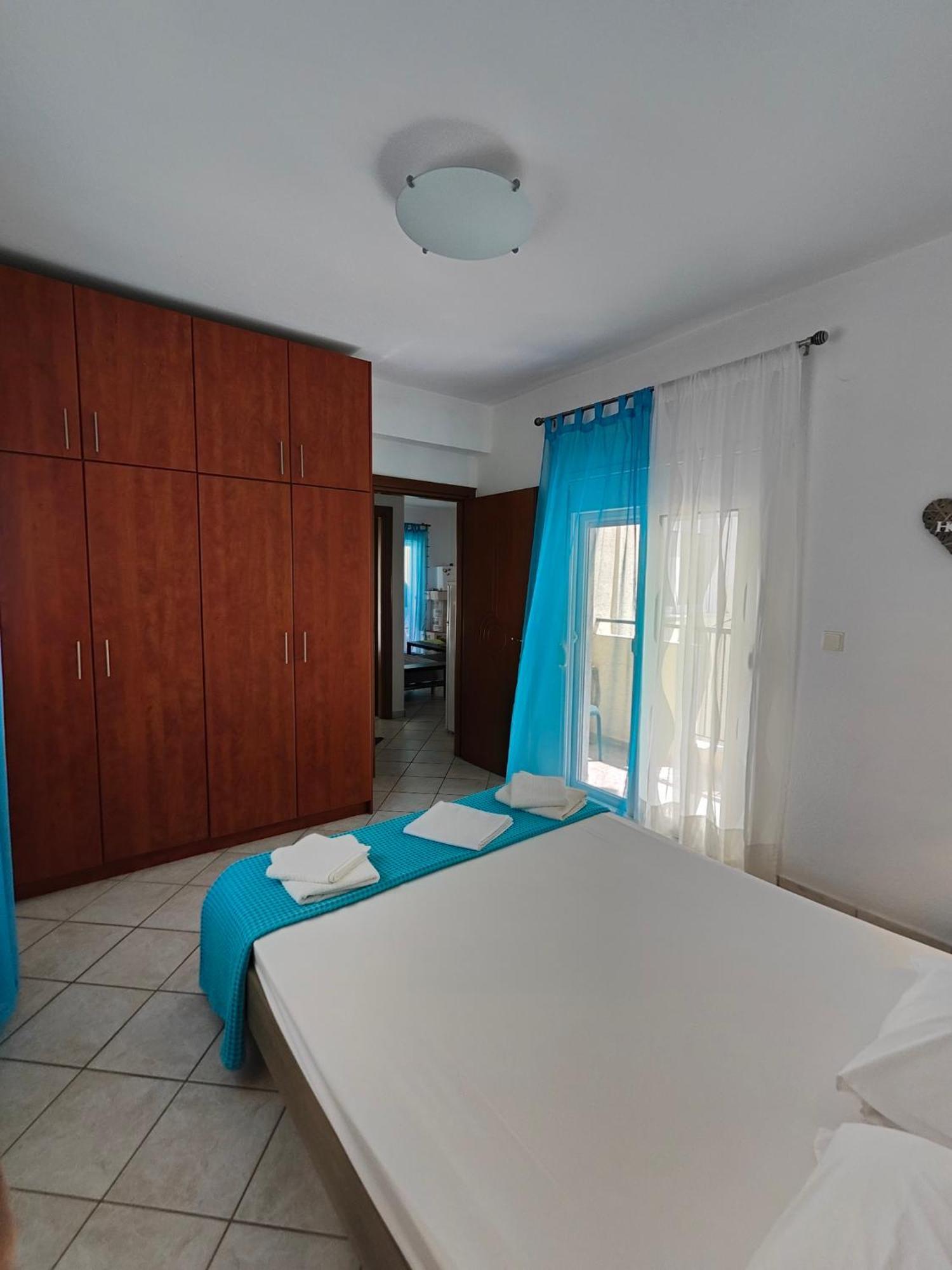 ניאה סקיוני Roses Rt Apartments Skioni II מראה חיצוני תמונה